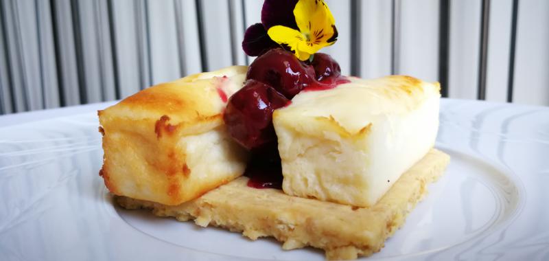 Tarta de queso con galleta de garbanzos castellanos